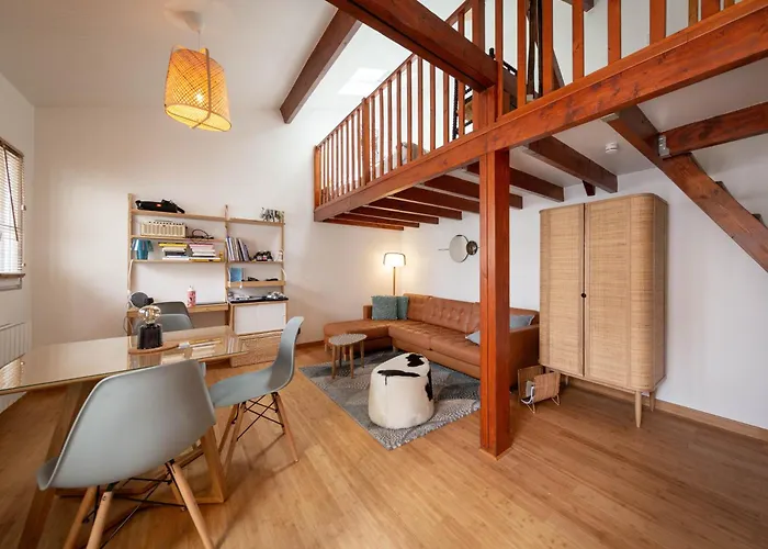 Lovely Little House With Private Garden In Paris